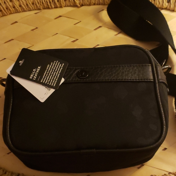 New Lululemon Now And Always Crossbody Mini - Picture 5 of 5